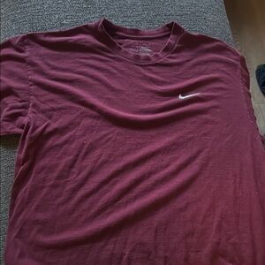 Nike Men's Maroon T-Shirt